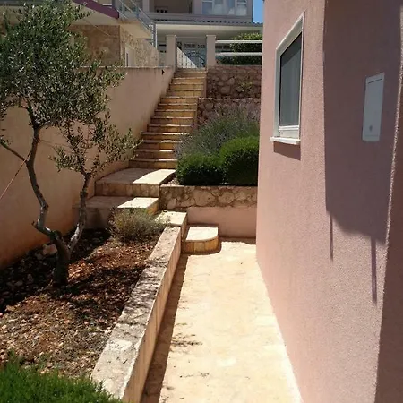 Ostricka Luka 13709a Rogoznica (Sibenik-Knin)