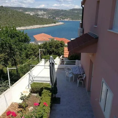 Ostricka Luka 13709a Apartamento